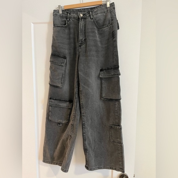 H&M Wide High Cargo Jeans - Picture 7 of 9